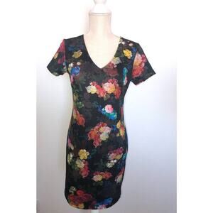 Romeo + Juliet Couture Gothic Neon Rose Short Sleeve Knee Length Dress - M